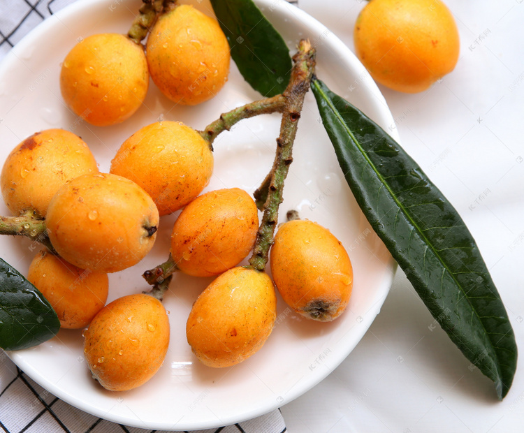 水果枇杷摄影图