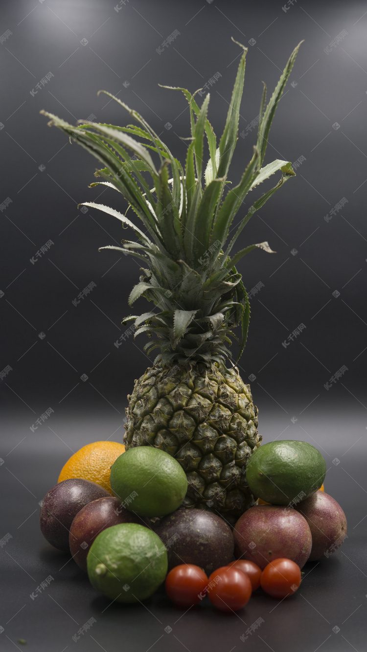 水果菠萝柠檬百香果橙子摄影图