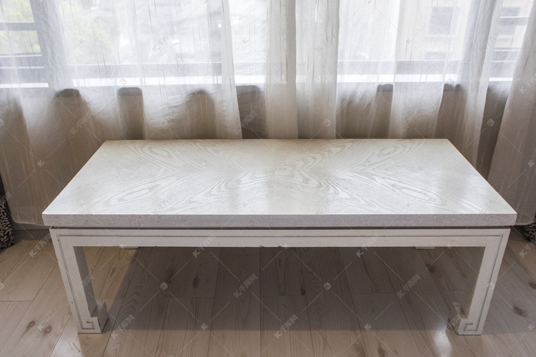 白色桌子家具摄影图