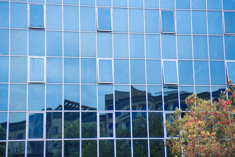 建筑玻璃反射的天空房屋摄影图