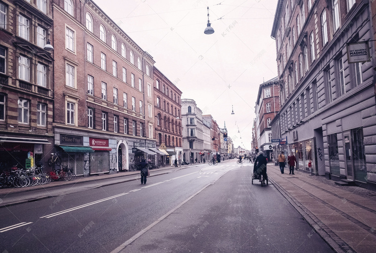 丹麦干净的冬日街景摄影图