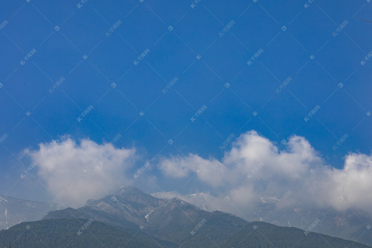 山脉蓝天云景旅游景点景观摄影图
