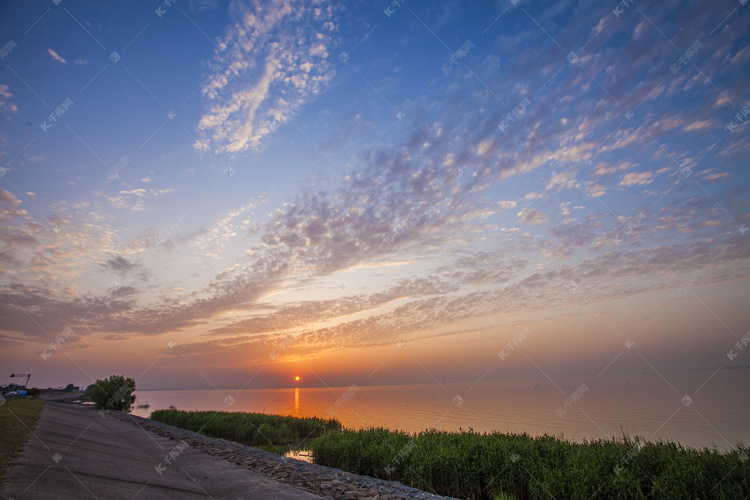 太湖日出摄影图