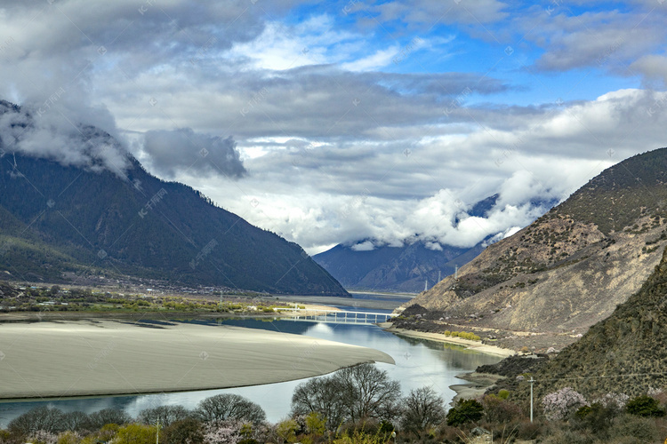 山光水色山水摄影图