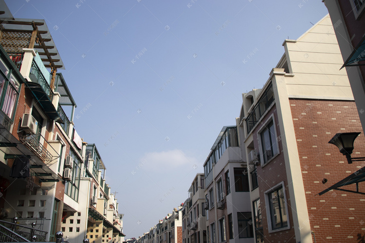 城市远景广角天空蓝色摄影图