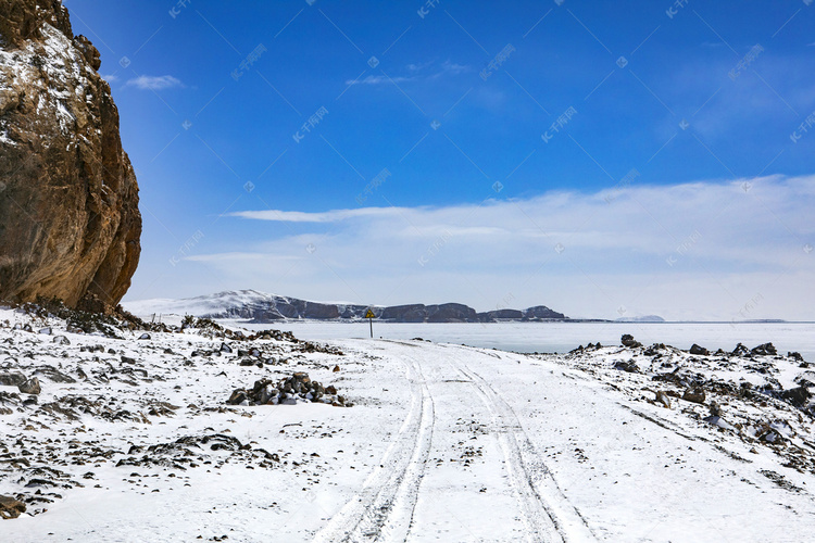 雪下山和大地摄影图