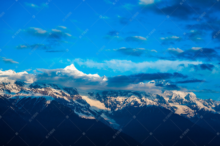 白马雪山全景摄影图