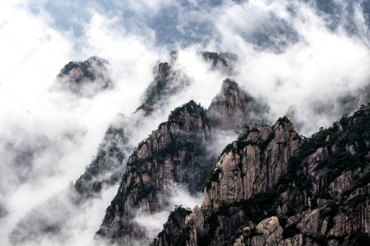 黄山山峰云海摄影图