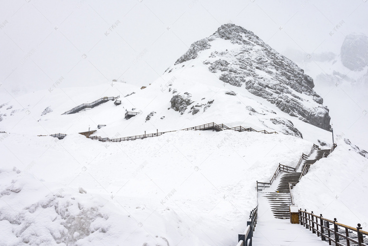 玉龙雪山山峰摄影图