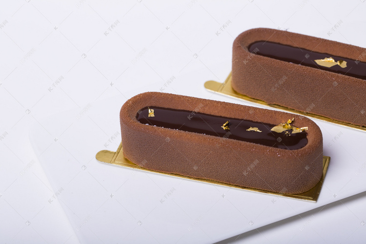 长方形巧克力可可蛋糕摄影图
