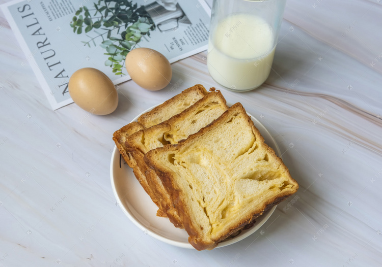 早餐面包牛奶鸡蛋摄影图