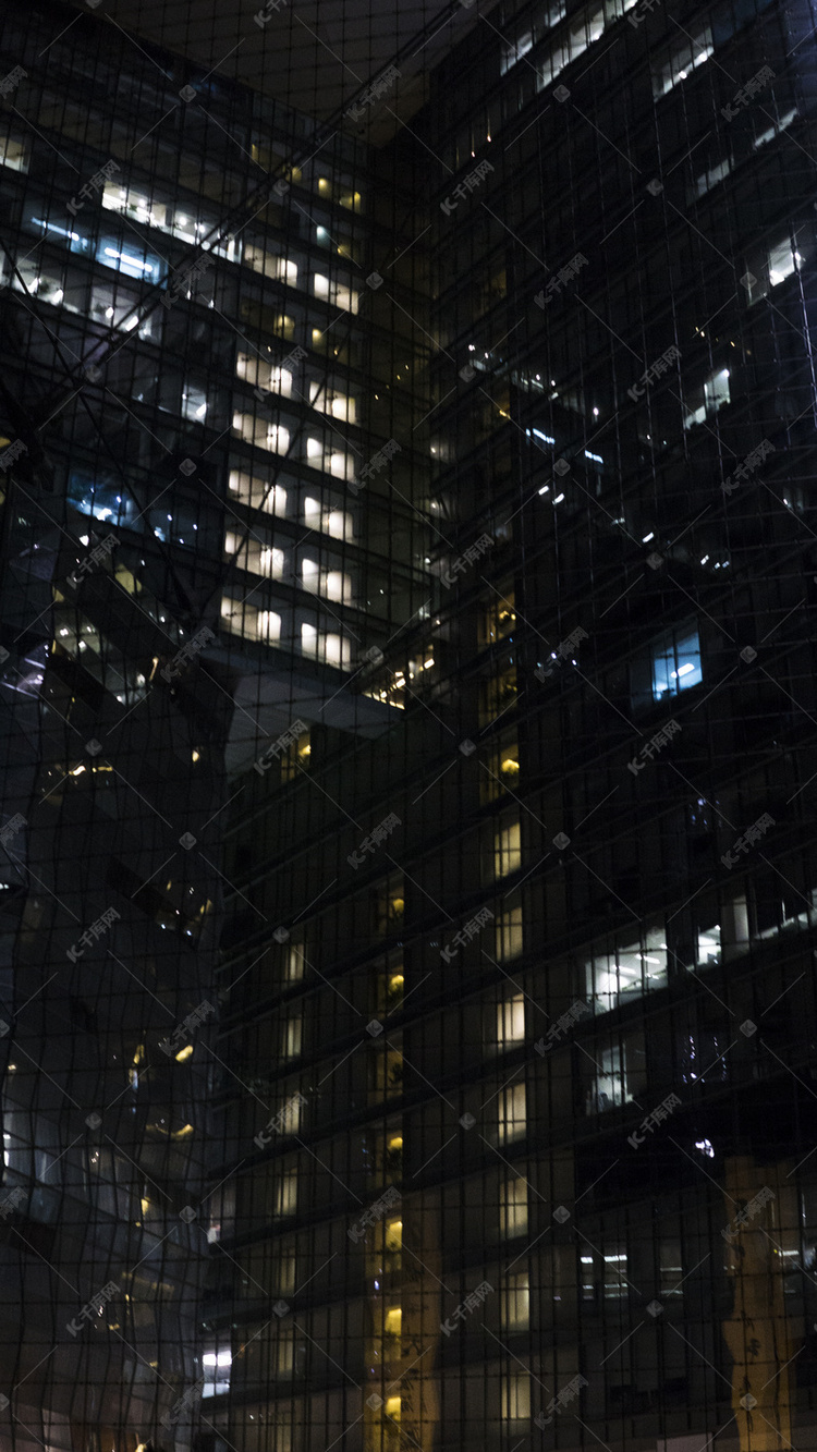 夜晚景色高清写字楼亮灯图片摄影