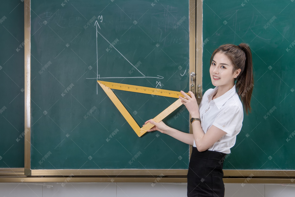 教师节人像正在上课的数学老师