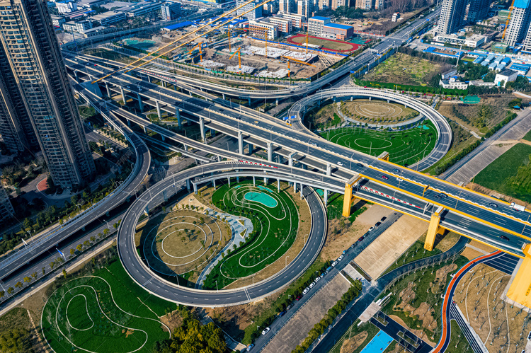 武汉城市建筑晴天交通枢纽杨泗港立交桥航拍摄影图配图