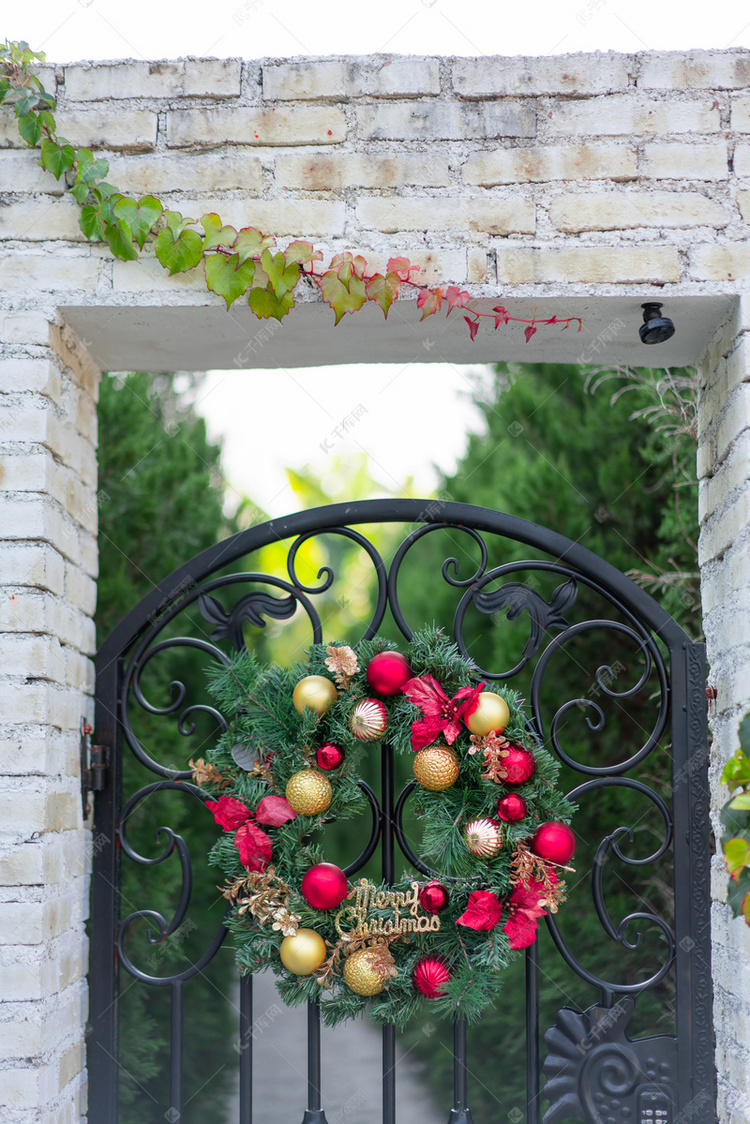 圣诞节门圣诞节门花园静物摄影图配图