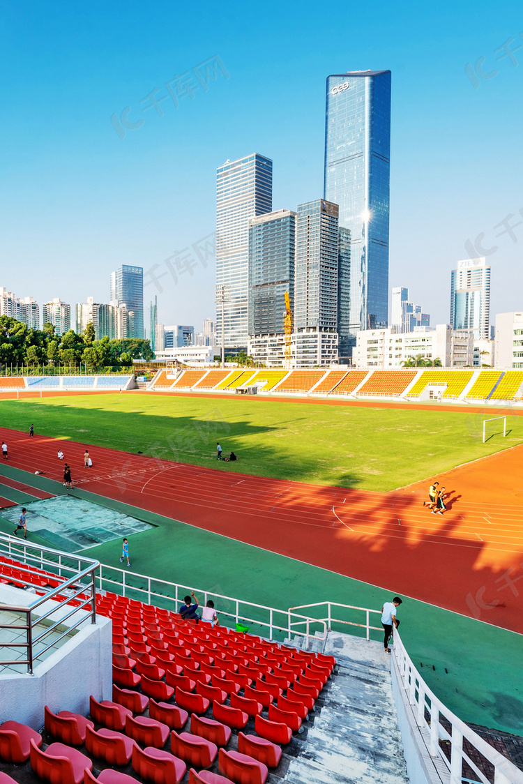 学校室外操场跑道高清背景