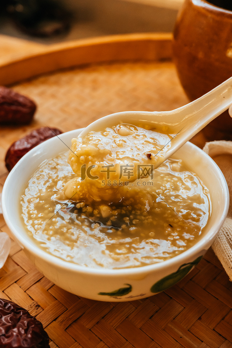 小米粥美食摄影图