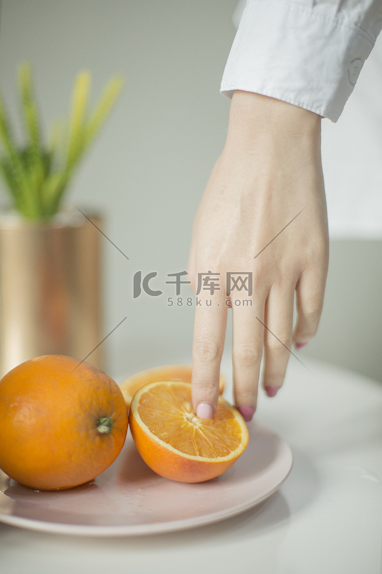 水果和女人的手