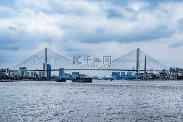 上海南浦大桥建筑摄影图