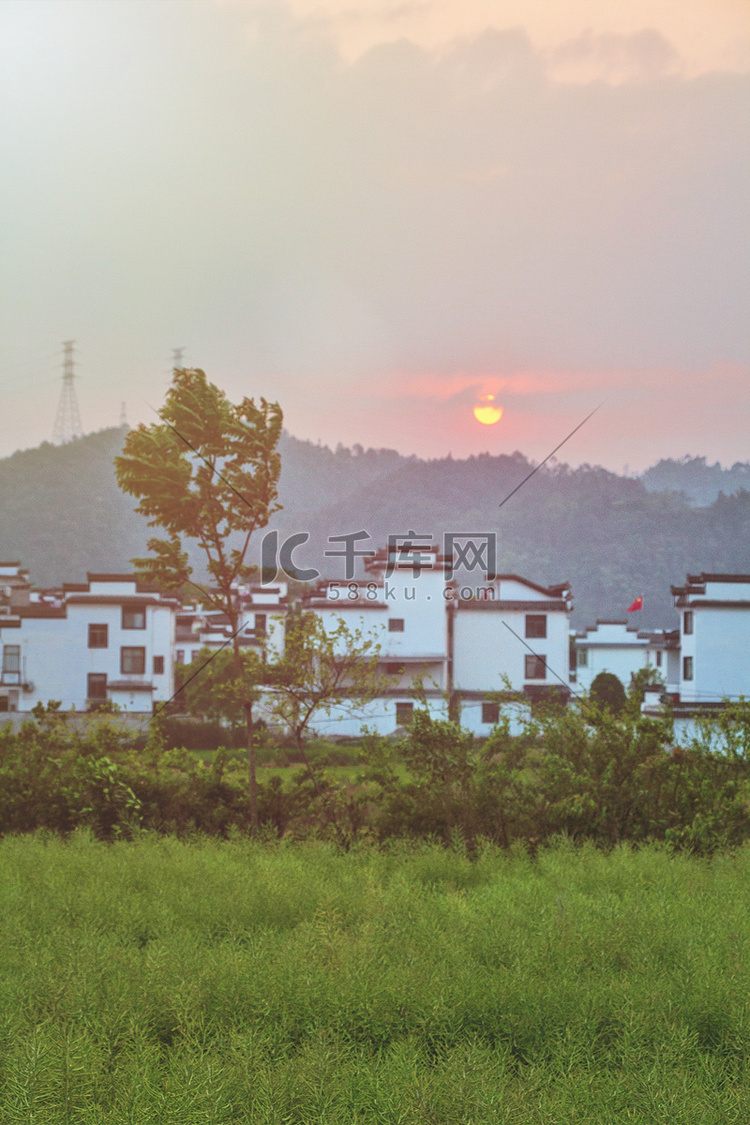 日落下徽州村落摄影图