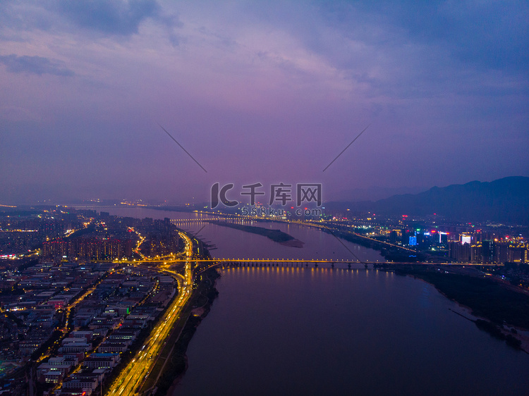 跨江大桥夜景摄影图 