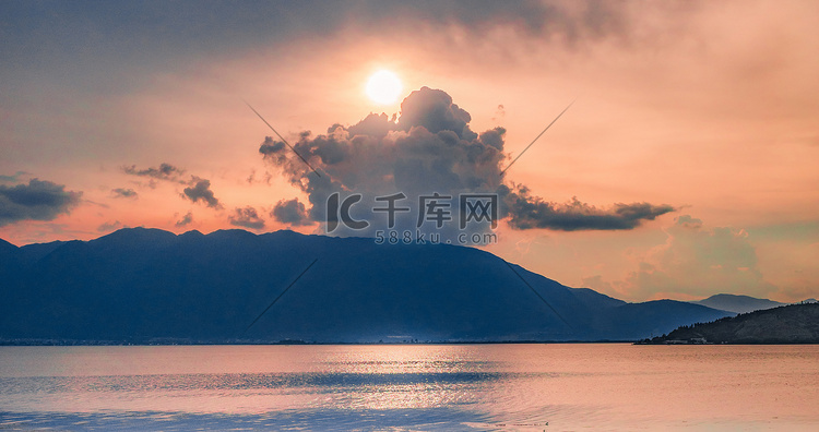 夏天风景天空日落晚霞摄影图