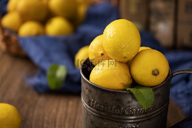 酸柠檬小柠檬摄影图