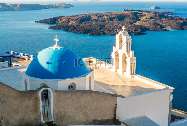 希腊圣托里尼蓝白教堂摄影图