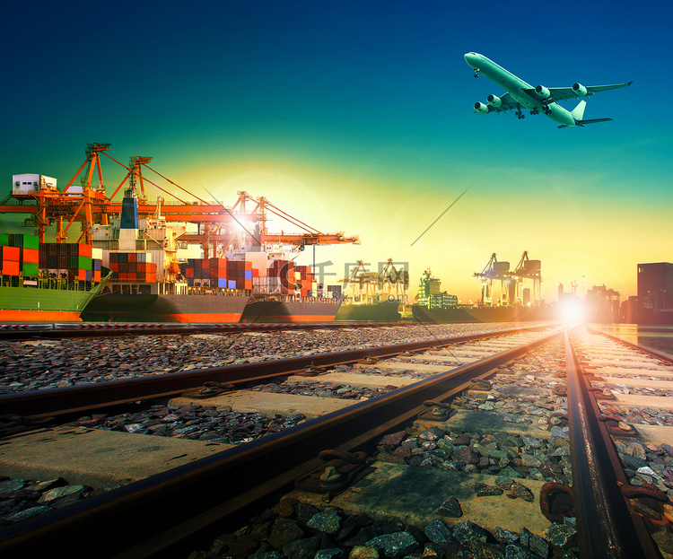 铁路运输在航运港口和货运飞机的