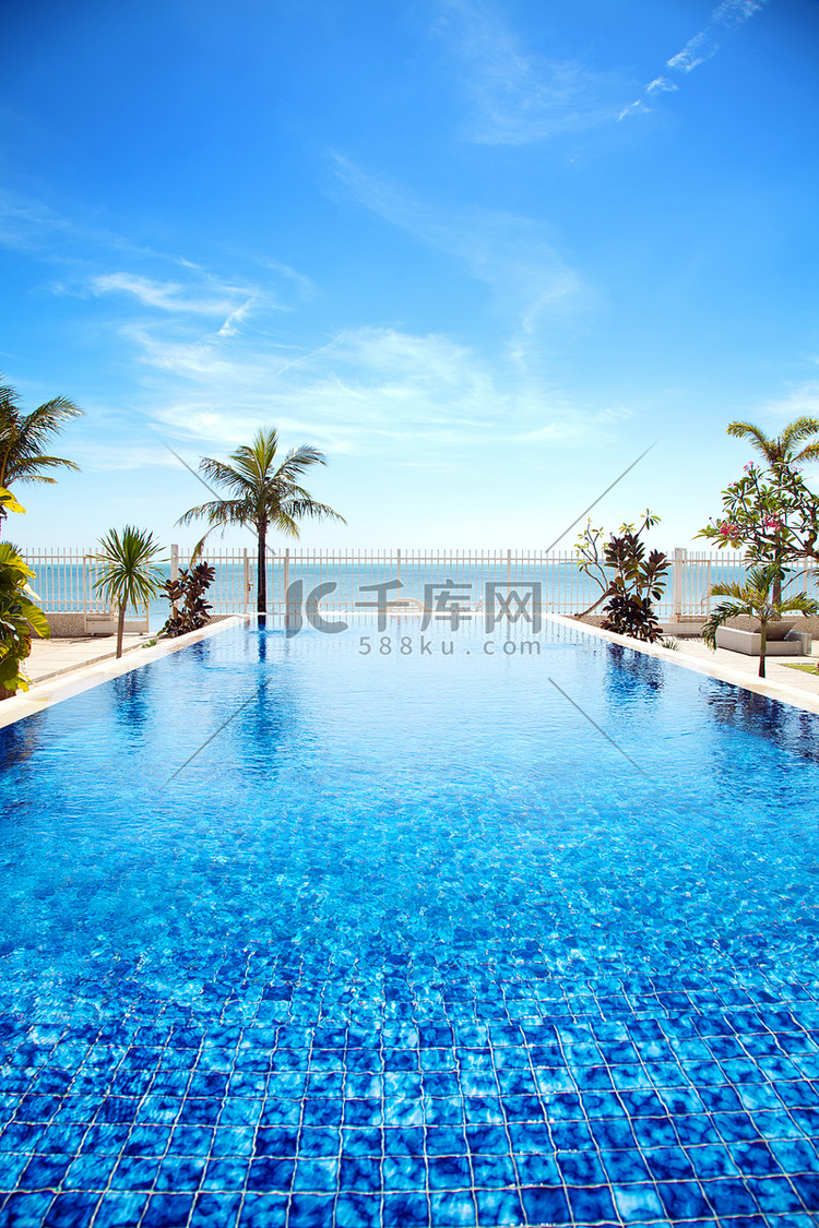 热带风情游泳池
