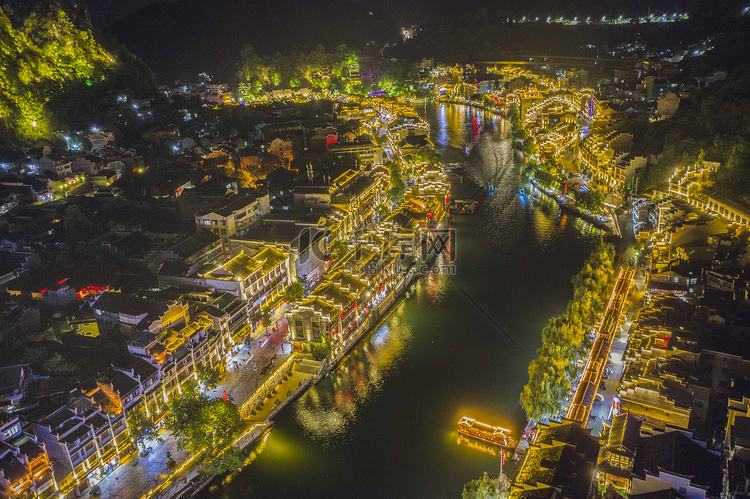 城市夜晚贵州镇远古城夜景航拍山