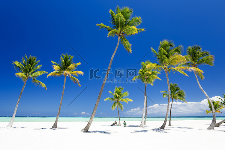热带岛屿的海滩