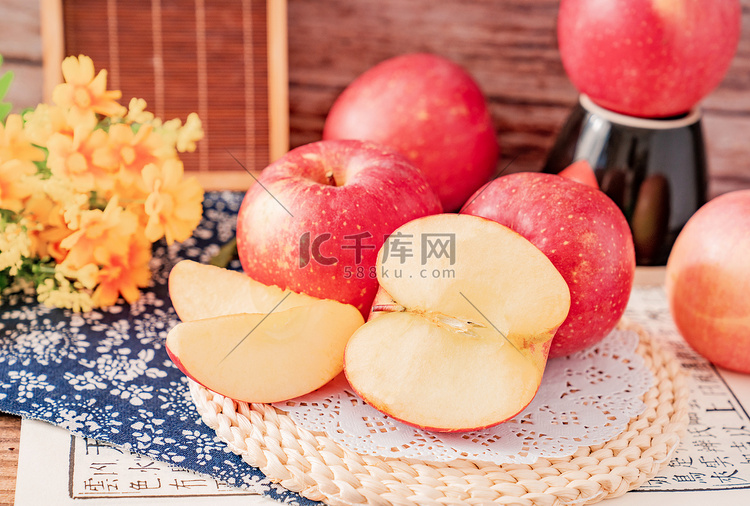 水果新鲜苹果美味营养摄影图配图