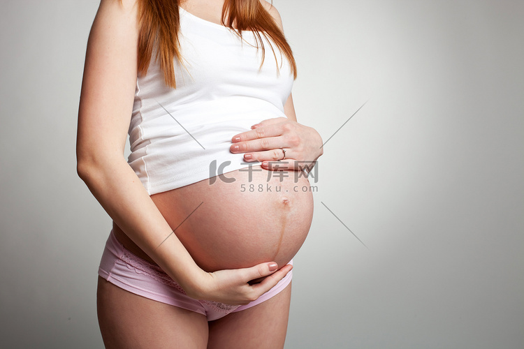 孕妇的凹凸