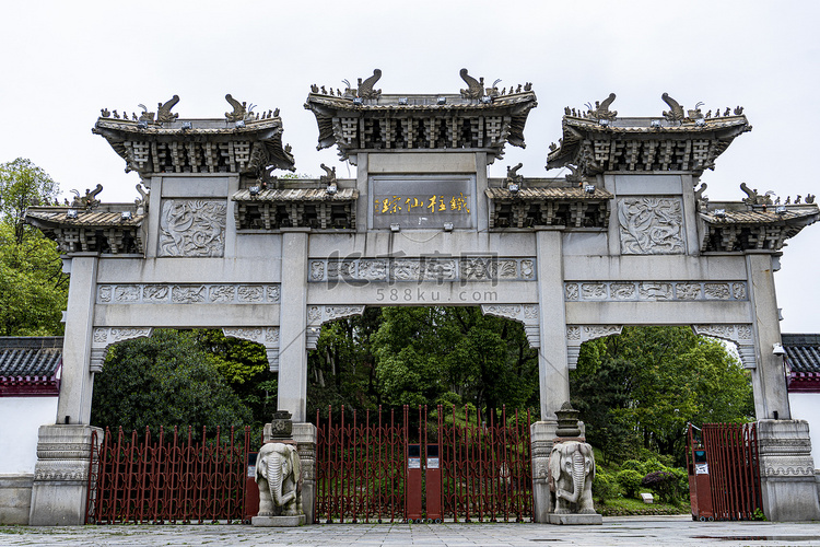 江西南昌城市石牌坊建筑摄影图配