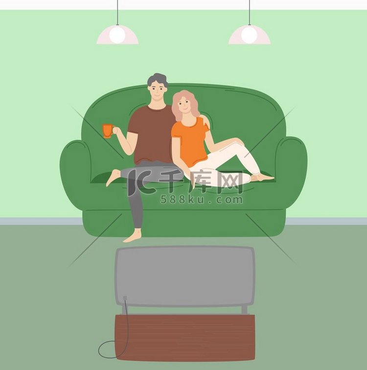 男人拥抱女人一起坐在沙发上，拥