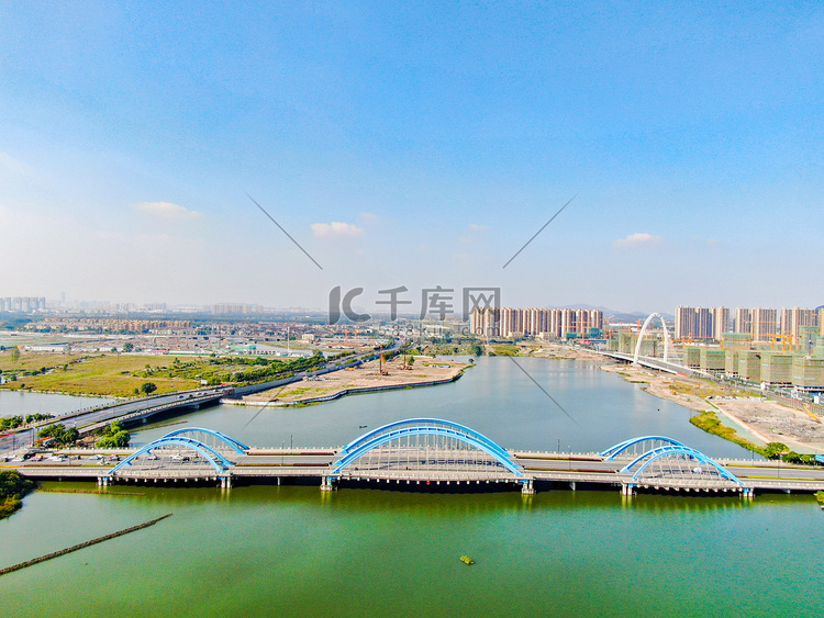 城市中午桥梁凤林大桥湖面摄影图