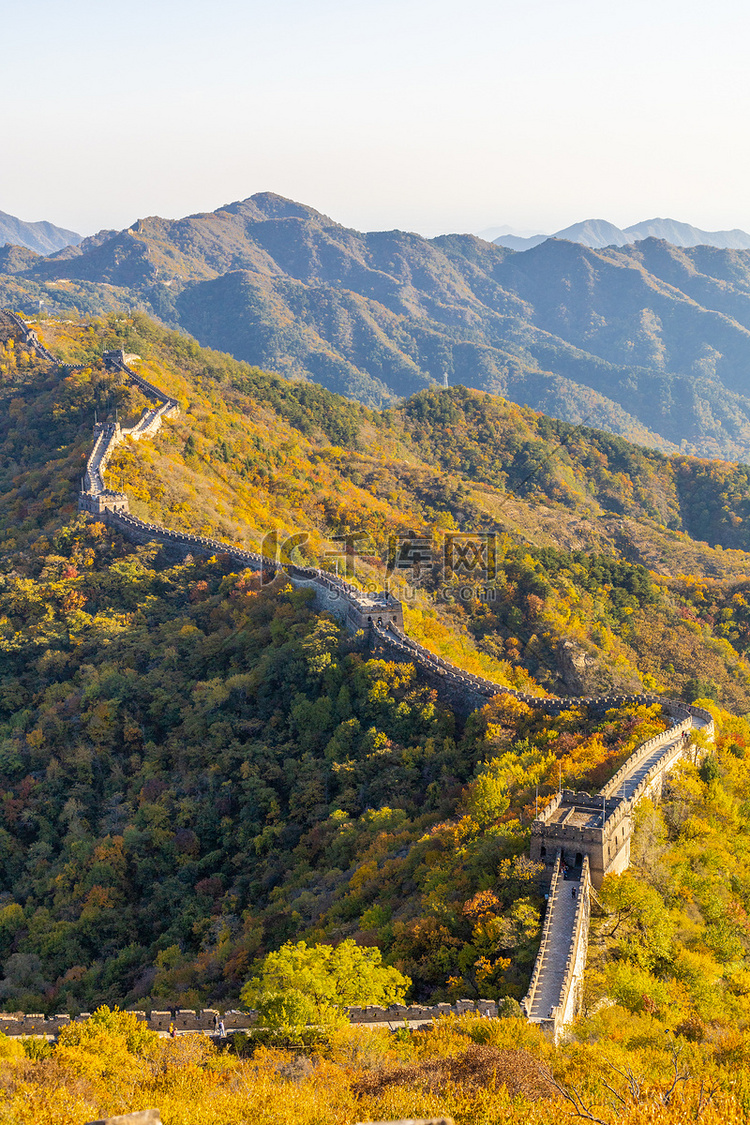 北京慕田峪长城大自然登山摄影图