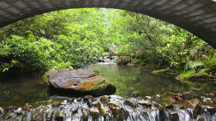 广西十万大山腹地八寨沟风景区航