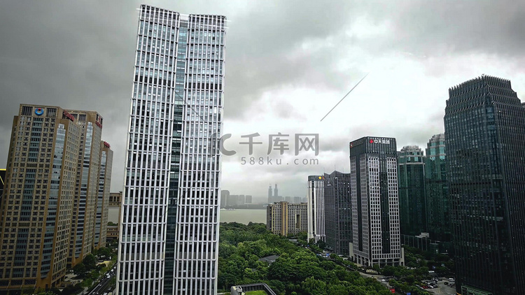 台风黑格比登录杭州CBD