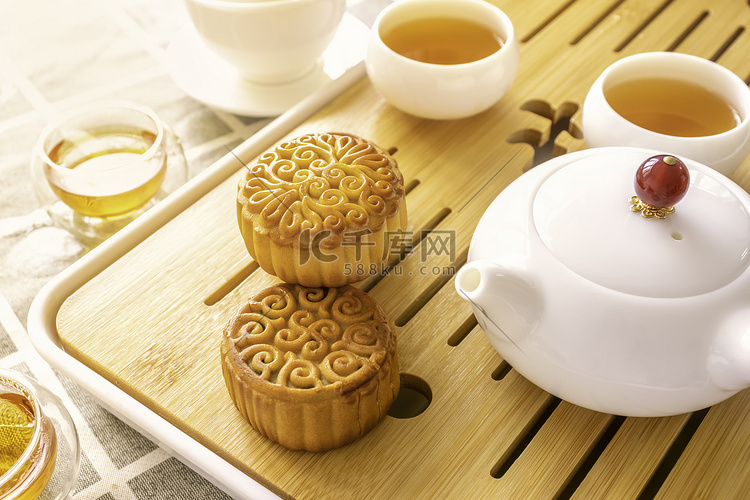 中秋节日上午月饼糕点茶台静物摄