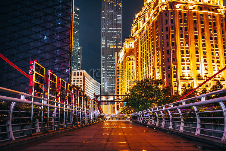 城市夜晚人行天桥广州cbd背景