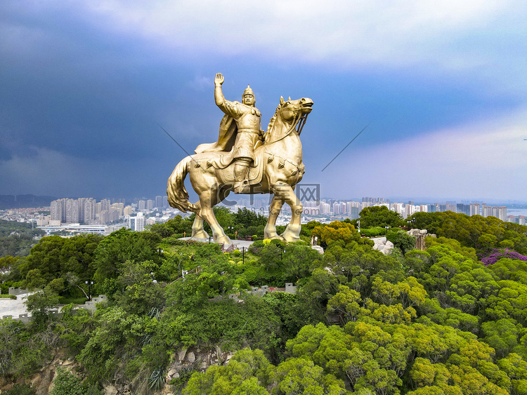 福建泉州郑成功雕像航拍摄影图配