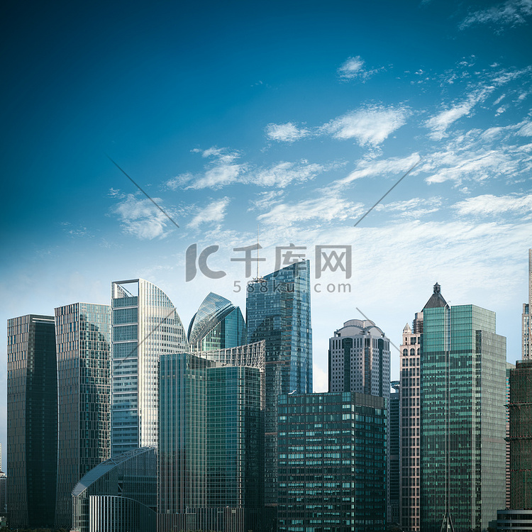 在现代金融建筑上海