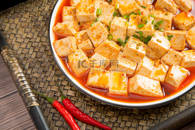 豆腐摆盘餐馆俯拍食欲菜品麻婆豆