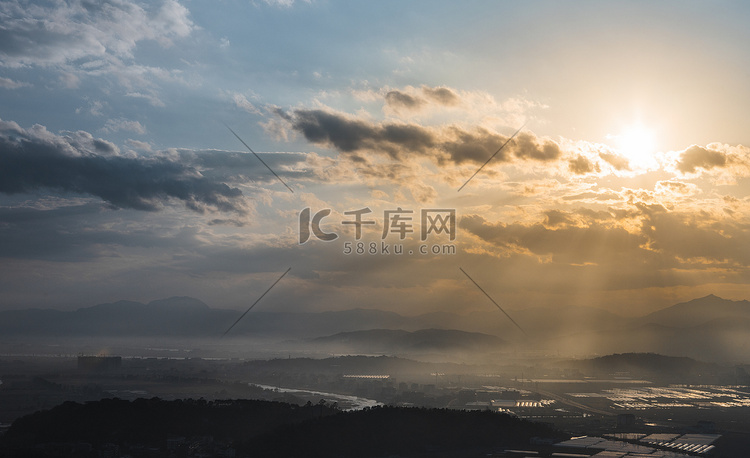 夕阳下乡村下午夕阳乡村无摄影图