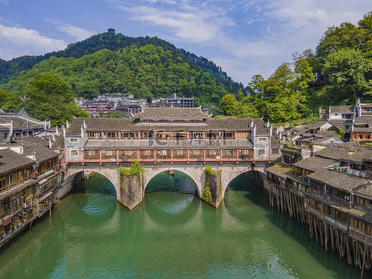 城市中午凤凰古城风光景区无人机