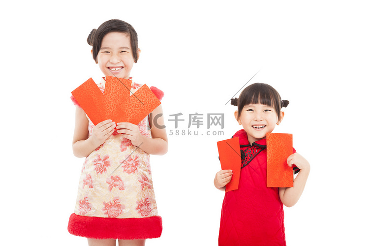 新春快乐。微笑亚洲小女孩持有红