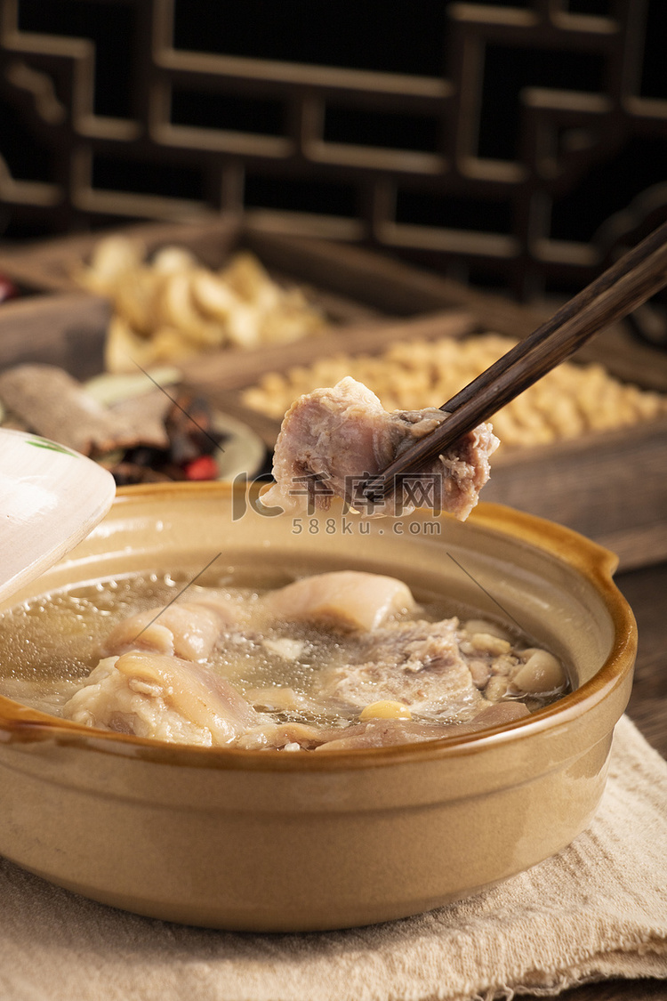 餐饮美食下午猪蹄汤餐桌上摆放摄