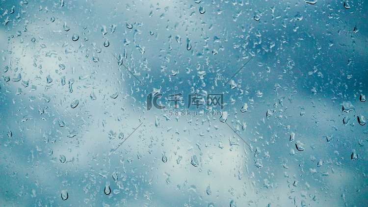 下雨天气雨天雨滴玻璃窗雨水摄影